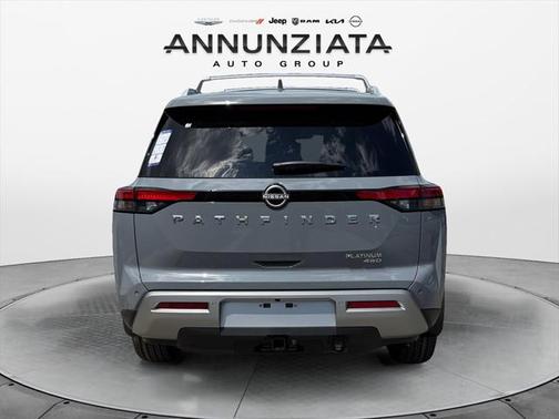 2025 Nissan Pathfinder Platinum 4WD
