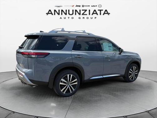 2025 Nissan Pathfinder Platinum 4WD