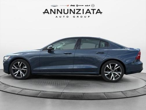 2024 Volvo S60 B5 Core Dark Theme