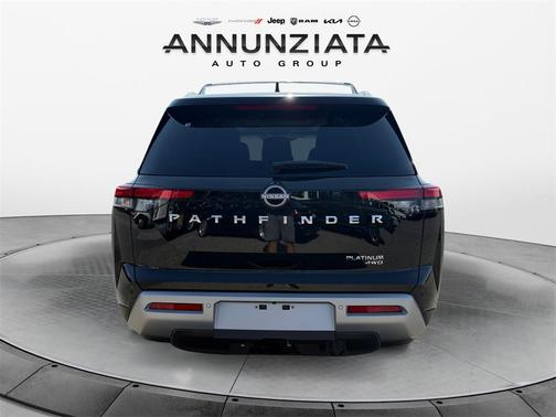 2025 Nissan Pathfinder Platinum 4WD