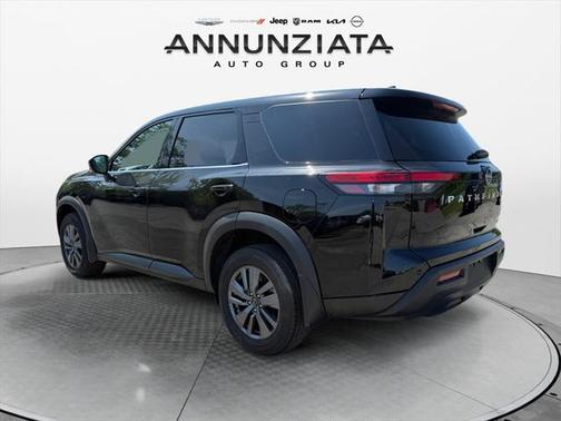 2024 Nissan Pathfinder S 4WD