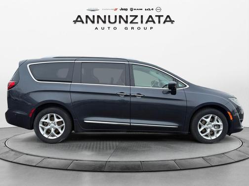 2020 Chrysler Pacifica Touring-L Plus
