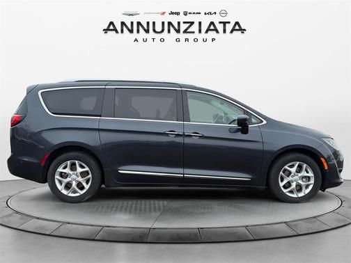 2020 Chrysler Pacifica Touring-L Plus
