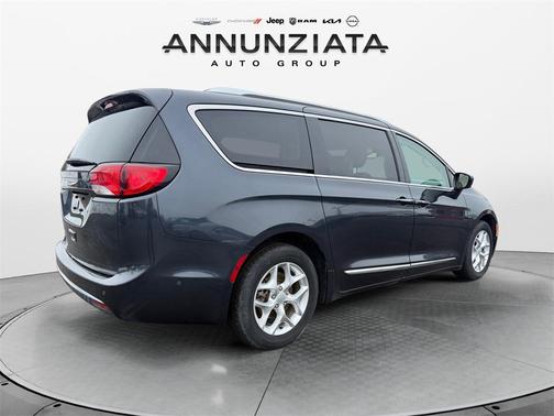 2020 Chrysler Pacifica Touring-L Plus