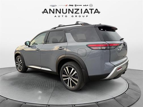 2025 Nissan Pathfinder Platinum 4WD