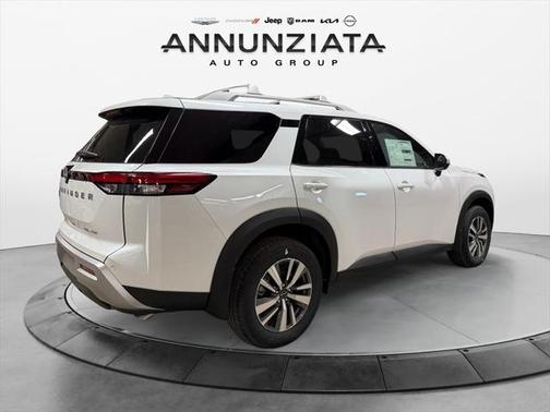 2025 Nissan Pathfinder SL 4WD
