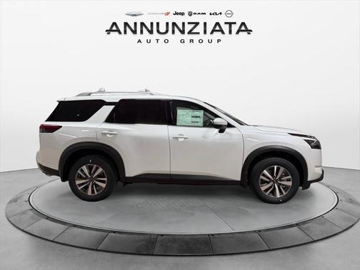 2025 Nissan Pathfinder SL 4WD