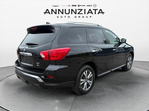 2019 Nissan Pathfinder SL