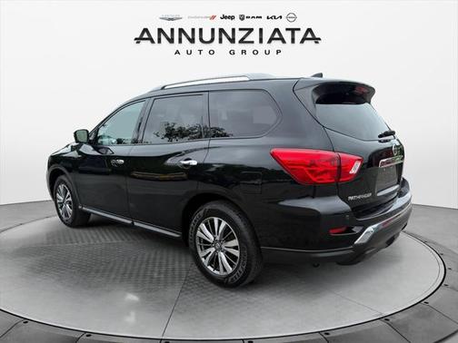 2019 Nissan Pathfinder SL