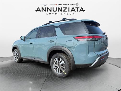 2026 Nissan Pathfinder SL