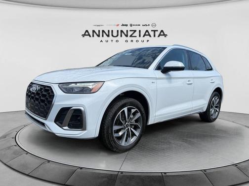Glacier White Metallic 2024 Audi Q5 45 S line Premium