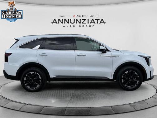 Glacial White Pearl 2024 Kia Sorento S