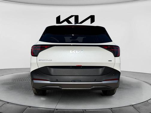 Snow White Pearl 2026 Kia Sportage SX Turbo