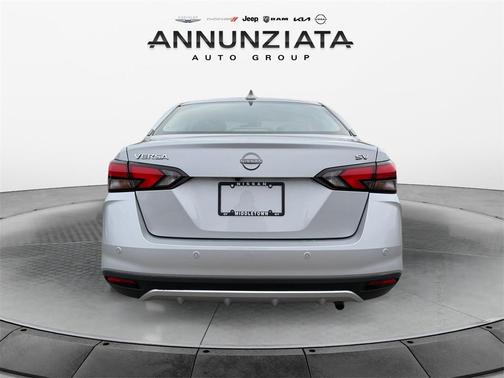 2023 Nissan Versa 1.6 SV