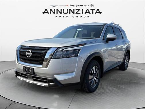 2025 Nissan Pathfinder SL 4WD