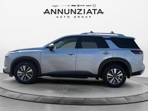 2025 Nissan Pathfinder SL 4WD