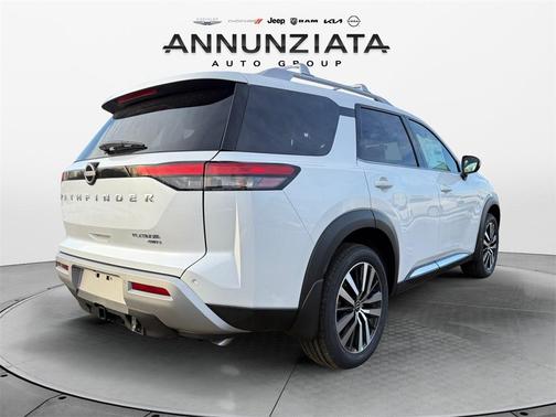 2025 Nissan Pathfinder Platinum 4WD