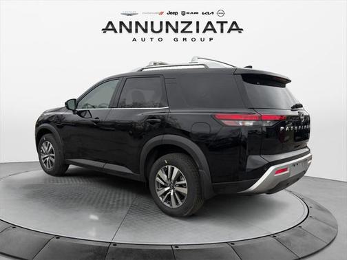 2025 Nissan Pathfinder SL 4WD