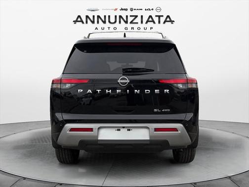 2025 Nissan Pathfinder SL 4WD