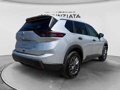 Brilliant Silver Metallic 2024 Nissan Rogue S