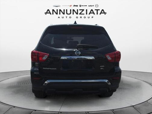 2019 Nissan Pathfinder SL