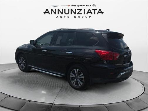 2019 Nissan Pathfinder SL