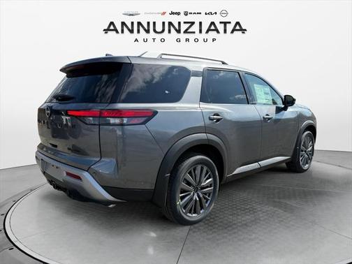 2025 Nissan Pathfinder SL 4WD