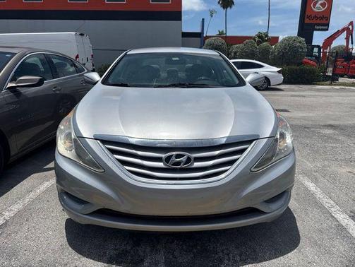 Radiant Silver Metallic 2012 Hyundai SONATA GLS