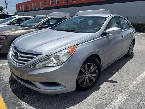 Radiant Silver Metallic 2012 Hyundai SONATA GLS