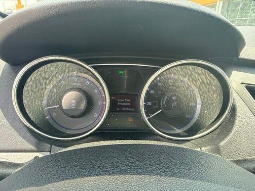 Radiant Silver Metallic 2012 Hyundai SONATA GLS