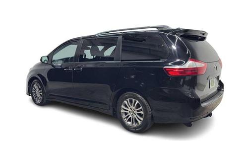 2019 Toyota Sienna XLE