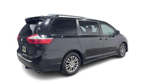 2019 Toyota Sienna XLE