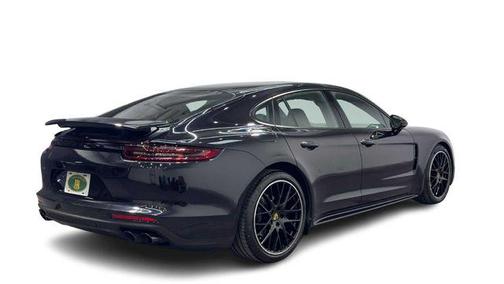 Jet Black Metallic 2019 Porsche Panamera 4