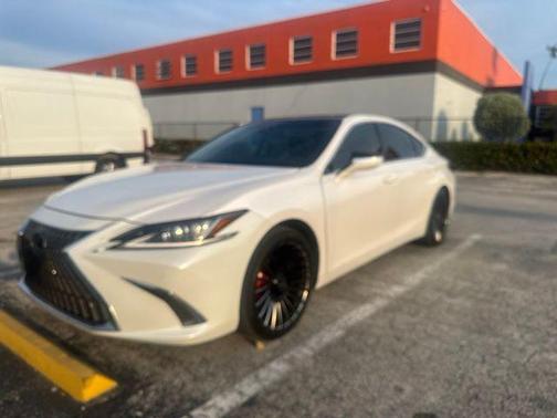 White Pearl 2024 Lexus ES 350 Base