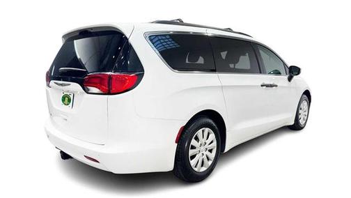 2021 Chrysler Voyager L