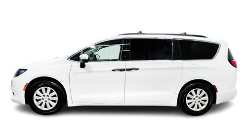 2021 Chrysler Voyager L