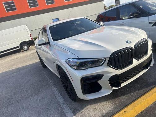 Mineral White Metallic 2023 BMW X6 xDrive40i