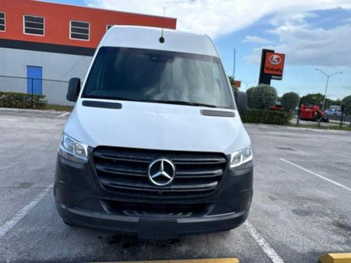 Arctic White 2021 Mercedes-Benz Sprinter 2500 Standard Roof