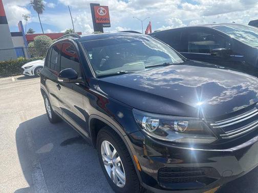 Deep Black 2017 Volkswagen Tiguan 2.0T S