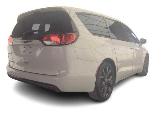Luxury White Pearlcoat 2020 Chrysler Pacifica Touring
