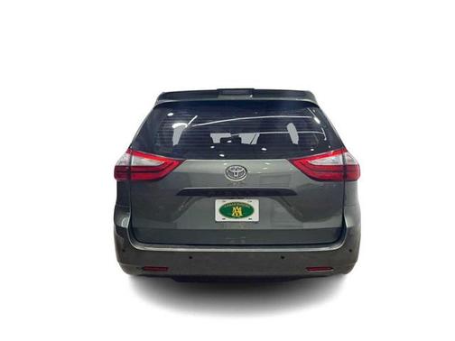 2018 Toyota Sienna SE