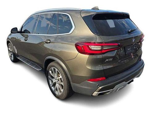 Manhattan Green Metallic 2020 BMW X5 sDrive40i