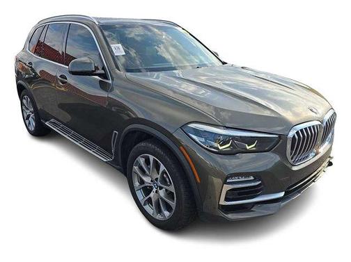 Manhattan Green Metallic 2020 BMW X5 sDrive40i