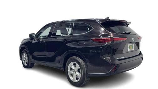 Magnetic Gray Metallic 2021 Toyota Highlander LE