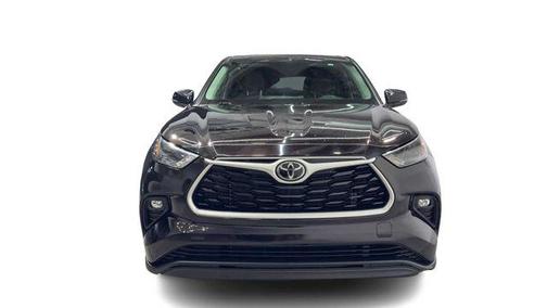 Magnetic Gray Metallic 2021 Toyota Highlander LE