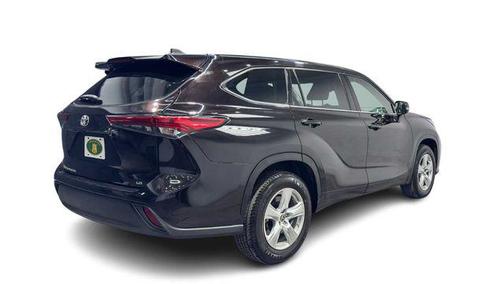 Magnetic Gray Metallic 2021 Toyota Highlander LE