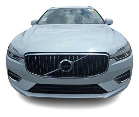 Crystal White Pearl 2019 Volvo XC60 T5 Inscription