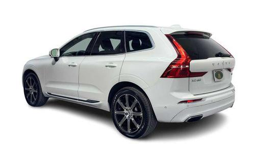 Crystal White Pearl 2019 Volvo XC60 T5 Inscription