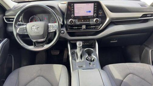 Magnetic Gray Metallic 2020 Toyota Highlander LE