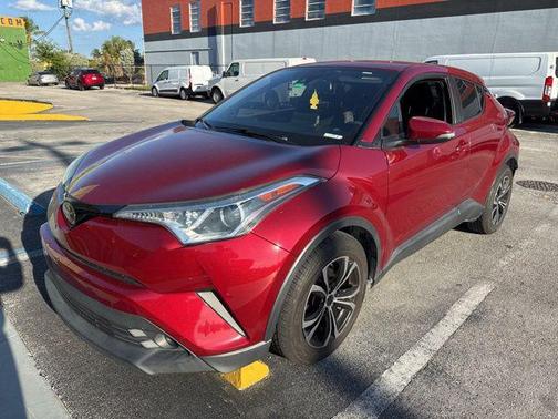 Pearl 2019 Toyota C-HR LE